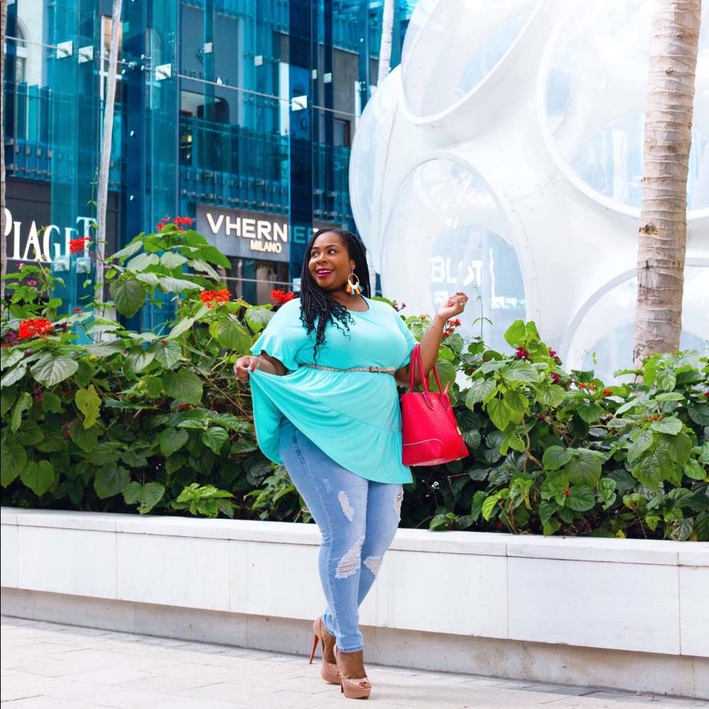 Distressed skinny jeans